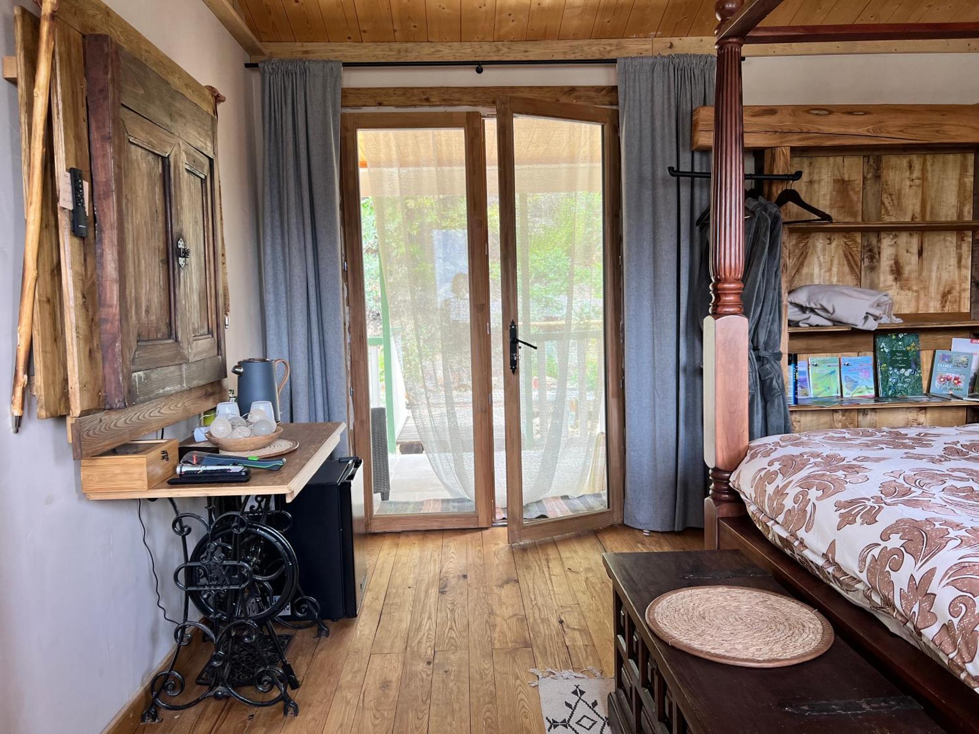 Les Magnels Bed & Breakfast Валерог Екстериор снимка